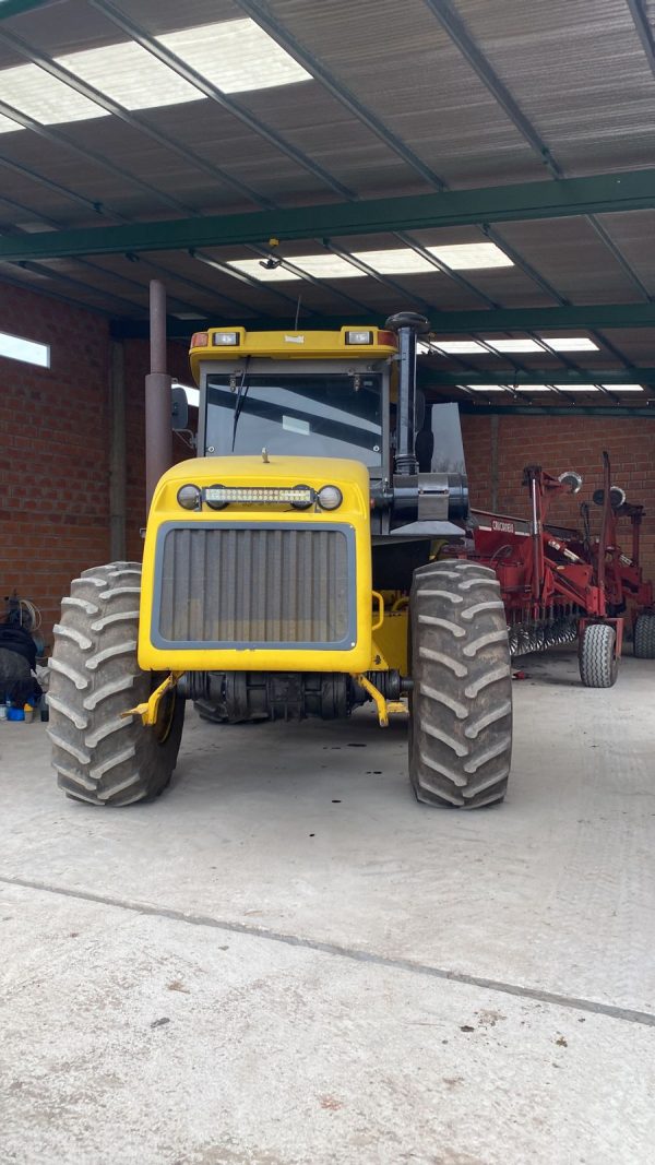 TRACTOR PAUNY 500 C, SIMPLE 23.1X30, CENTRO CERRADO, VIGIA