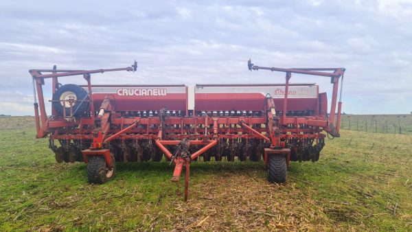 CRUCIANELLI PIONERA, 40 A 17,CON CAJONES FERTILIZANTES EN LINEA SPITALE