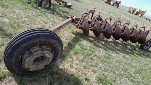 ARADO DE DISCO JPC, 8 Y 7 TAMDEN, SIN CILINDRO, CON VERTEDERAS