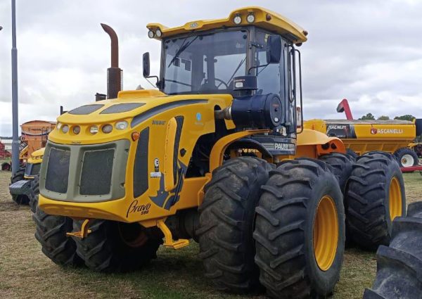 TRACTOR PAUNY 590 BRAVO, DUALES 23.1X30, HIDRA 300LTS/MIN, MUY BUENO