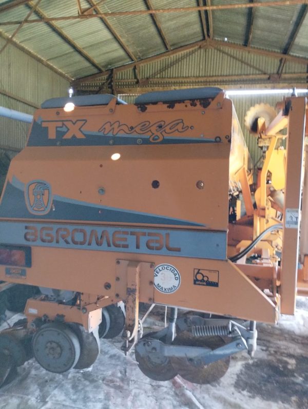 SEMBRADORA AGROMETAL TX MEGA 13 A 52 NEUMATICA, DOBLE FERTILIZACION, DISCO PLANTADOR