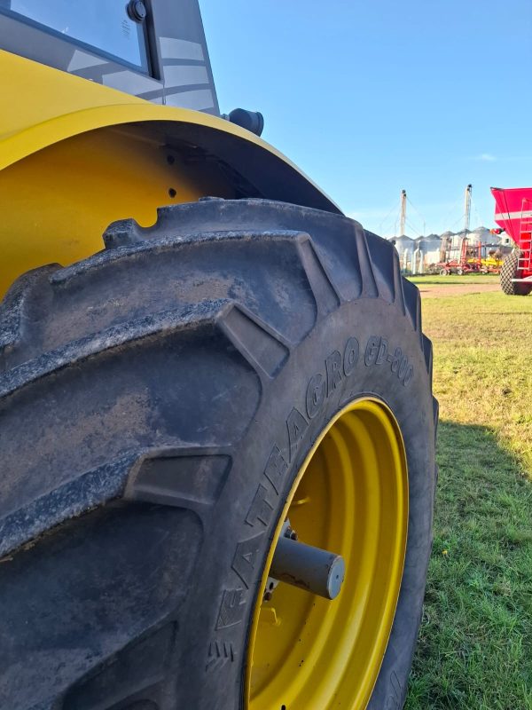 TRACTOR PAUNY 230A EVO, RODADO SIMPLE 23.1X30, EXCELENTE, 3000HS. - Image 3