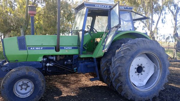 TRACTOR DEUTZ A160, DUALES 18.4X38, CABINA PUERTA DELANTERA.