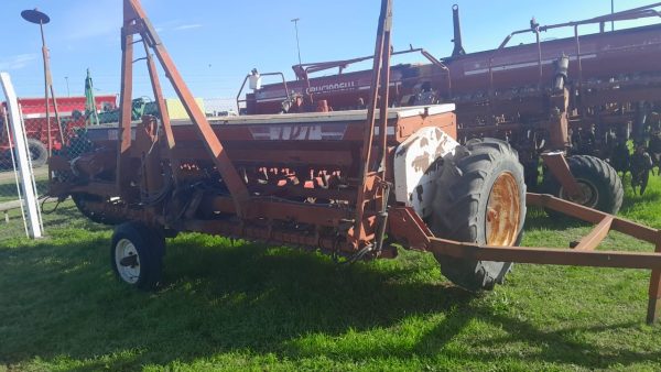SEMBRADORA VELOZ 2000 JPC, 25 A 17, DOBLE FLEJE, DISCO Y ZAPATA, CON FETI Y TIRO DE PUNTA - Image 2