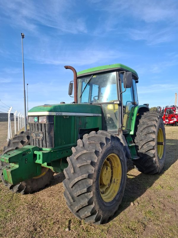 TRACTOR JOHN DEERE 7505 DT, RODADO SIMPLE 23.1X30, CABINA ORIGINAL, GOMAS MUY BUENAS