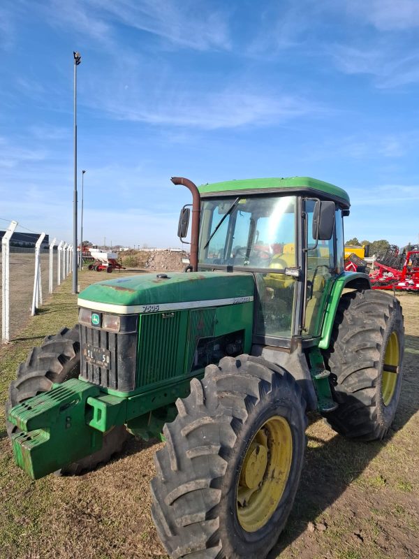 TRACTOR JOHN DEERE 7505 DT, RODADO SIMPLE 23.1X30, CABINA ORIGINAL, GOMAS MUY BUENAS - Image 3
