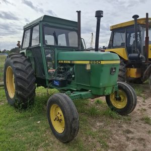 TRACTOR JOHN DEERE 2850, RODADO SIMPLE 18,4x34, CABINA PUERTA DELANTERA.