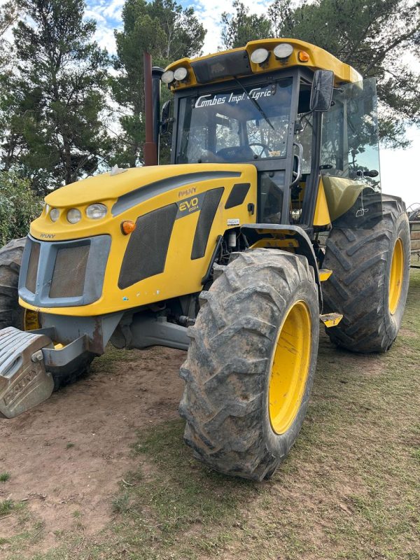 TRACTOR PAUNY 250A EVO, RODADO SIMPLE 24.5X32, MUY BUENO, GOMAS 15%