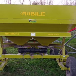 FERTILIZADORA A PLATO NOBILE, 3000LTS, DOBLE DISCO, BALANCIN, SEMI NUEVA