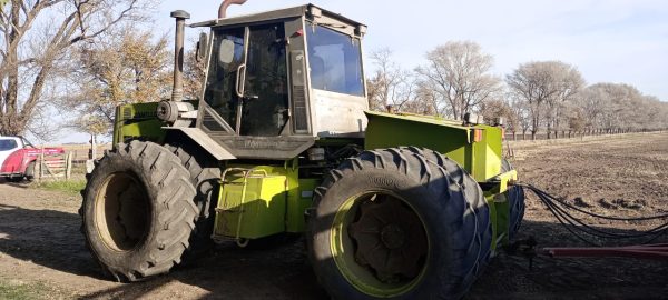 TRACTOR ZANELLO 540C, DUALES 18.4X34, MOTOR Y CAJA REPARADOS