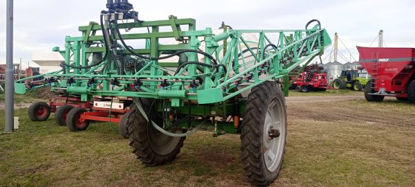 PULVERIZADOR DE ARRASTRE METALFOR, FUTURA 4000, TODO REPARADO, BANDERILLERO, SUSPENCION Y MOTOBOMBA