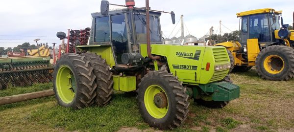TRACTOR ZANELLO 250DT, DUALES 18.4X34, CAJA REPARADA, MUY BUEN ESTADO