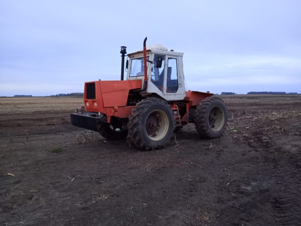 TRACTOR ZANELLO 450, MOTOR MERCEDEZ, RODADO 18.4X34, GOMAS 40%, MOTOR Y CAJA MUY BUENOS