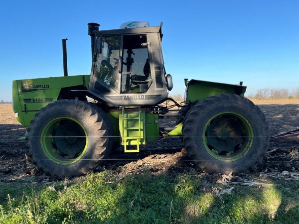 TRACTOR ZANELLO 540C, DUALES 18.4X34, BUEN ESTADO, GOMAS 40%, HIDRAULICO COMUN, SIN PILOTO