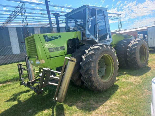 TRACTOR ZANELLO 540C, MUY BUENO, 4000HS, DUALES 18.4X34, VIGIA, CON PISA PALO, SIN PILOTO