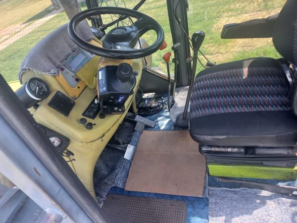 TRACTOR ZANELLO 540C, MUY BUENO, 4000HS, DUALES 18.4X34, VIGIA, CON PISA PALO, SIN PILOTO - Image 3