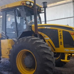TRACTOR PAUNY P-TRAC 180, RODADO SIMPLE 23.1X30, 5800HS, GOMAS 30%, CENTRO CERRADO, CABINA AA/CC