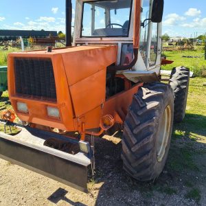 TRACTOR ZANELLO 450, MOTOR MERCEDEZ, RODADO 18.4X34, GOMAS 40%, MOTOR Y CAJA MUY BUENOS