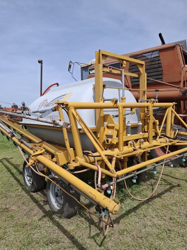 FUMIGADOR DE ARRASTRE PRABA, 3000 LTS, 18 MTS, BOMBA UDOR
