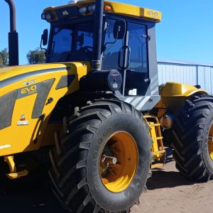TRACTOR PAUNY 500 EVO, 8.500 HS, RODADO 24.5X32, GOMAS SEMI NUEVAS,VIGIA, AA/CC, AÑO 2016